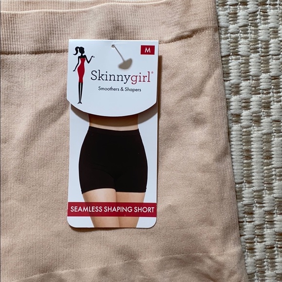 Skinnygirl shaping short - Picture 2 of 3